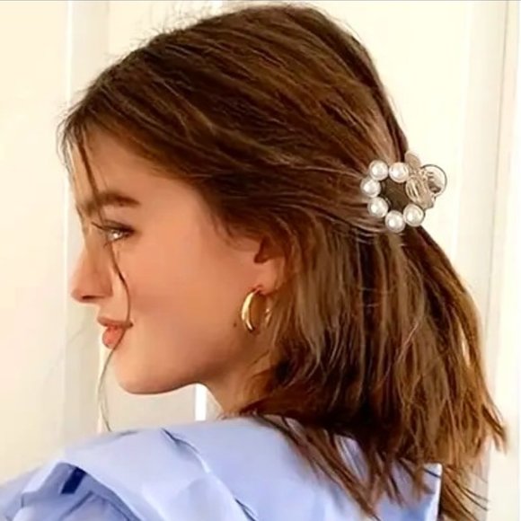 SMALL PEARL HAIR CLIP - Picture 1 of 3